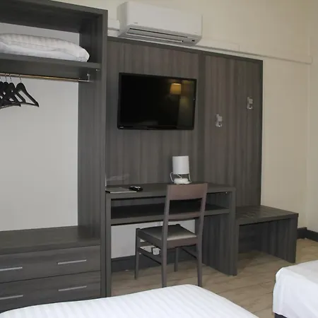 Univers Otel 2*