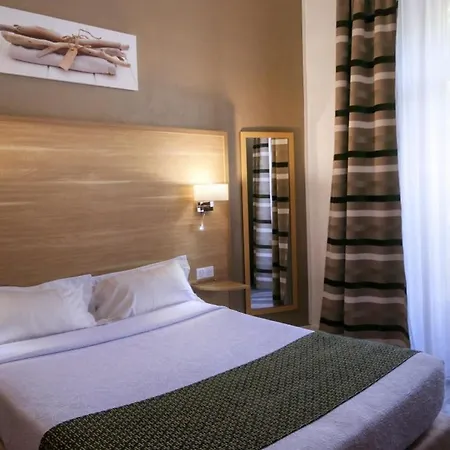Otel Univers 2*