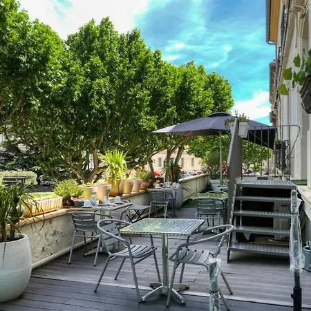 Univers Otel