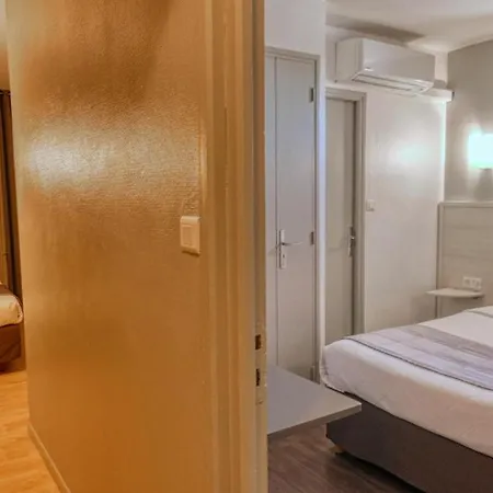 Otel Univers