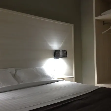 Hotel Univers Carpentras