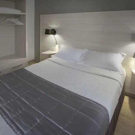 Univers Otel